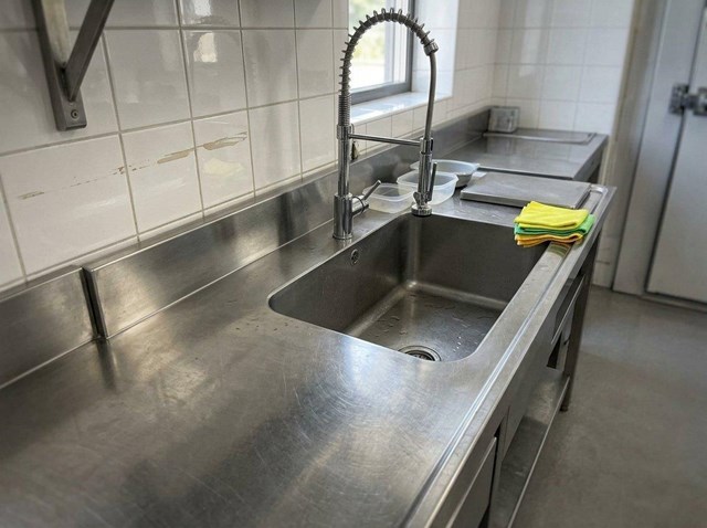 Dale vida a tu negocio con una reforma de cocina para locales comerciales en Caldas de Reis - Imagen 1